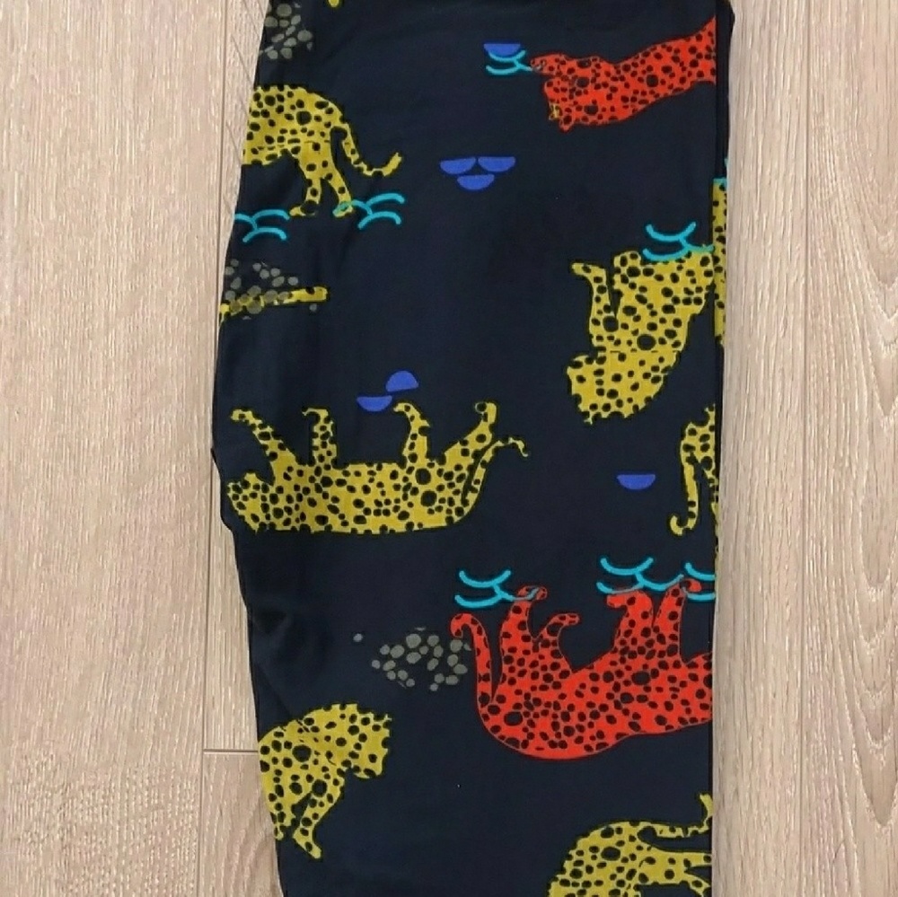 🆕 Lularoe Leopards Leggings OS